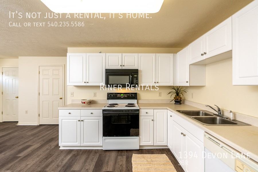 1394 Devon Ln - Photo 4 of 41