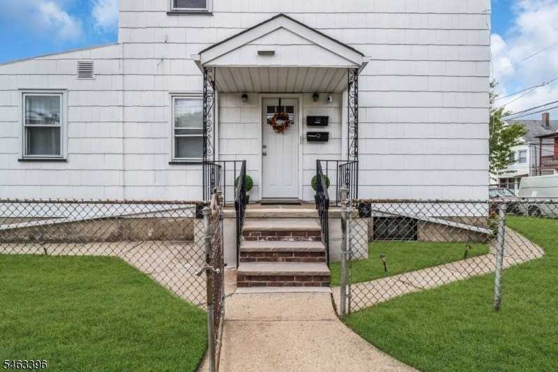 115 Van Riper Ave #2 - Photo 2 of 20