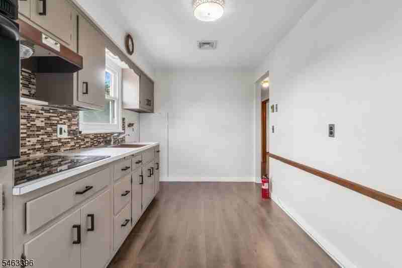 115 Van Riper Ave #2 - Photo 6 of 20