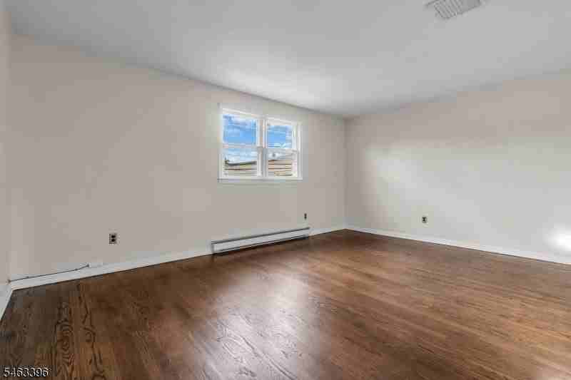 115 Van Riper Ave #2 - Photo 7 of 20