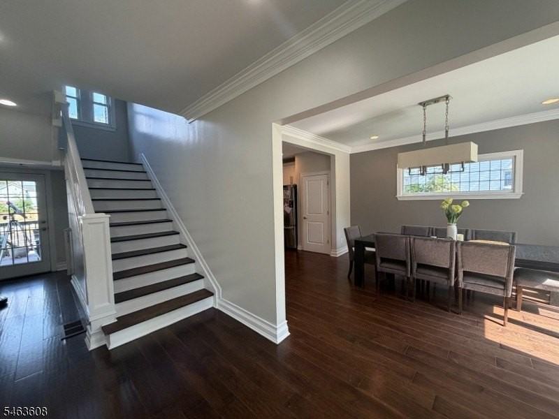 652 W 8th St - Photo 3 of 10