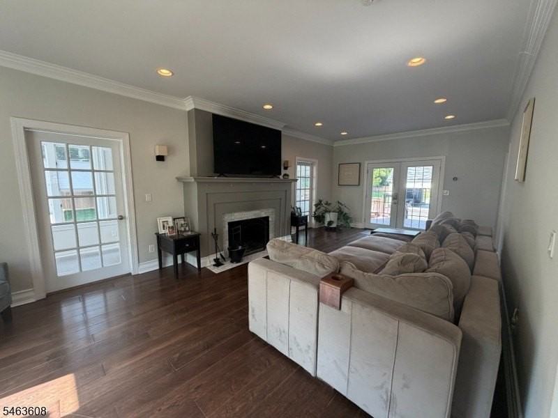 652 W 8th St - Photo 4 of 10