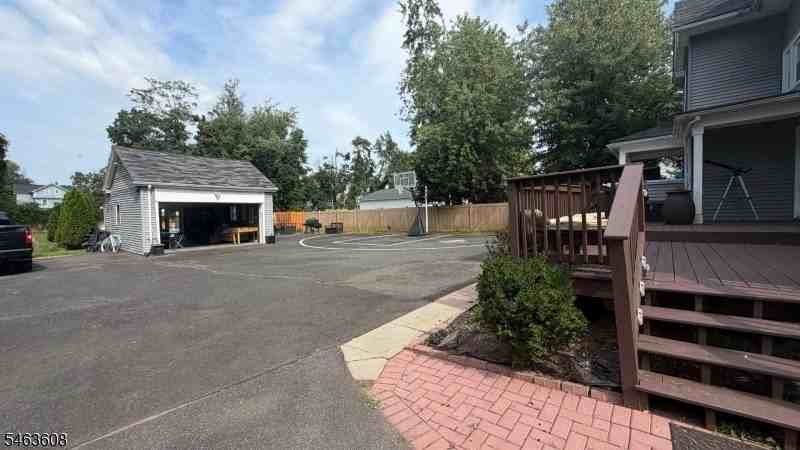 652 W 8th St - Photo 7 of 10
