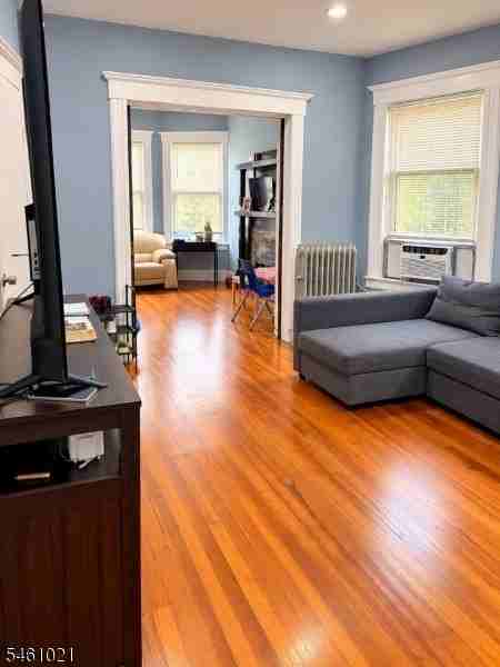 588 Monroe Ave - Photo 2 of 8