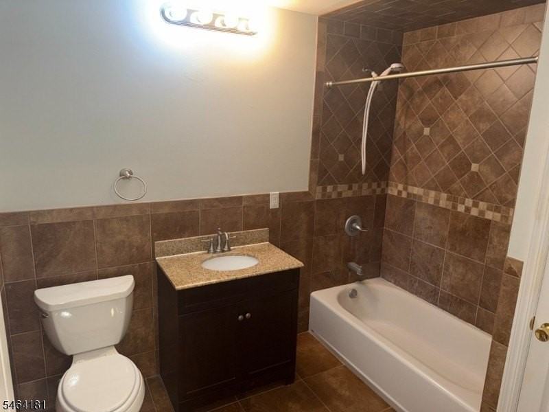 91 Royal Ave #1R - Photo 5 of 9