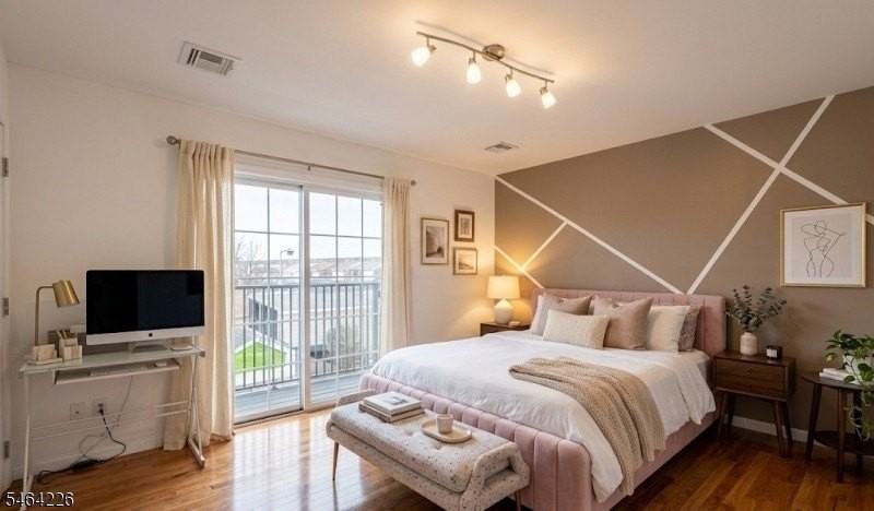 1031 Fanny St #2 - Photo 4 of 11