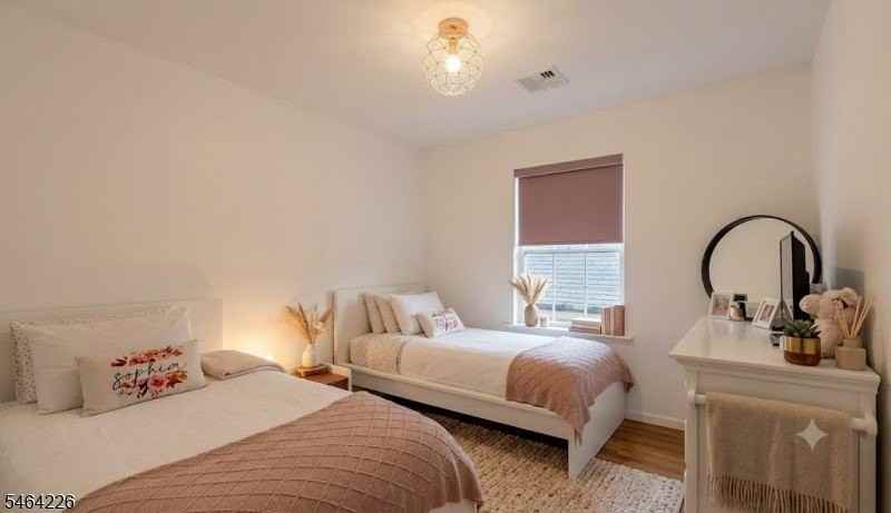 1031 Fanny St #2 - Photo 6 of 11