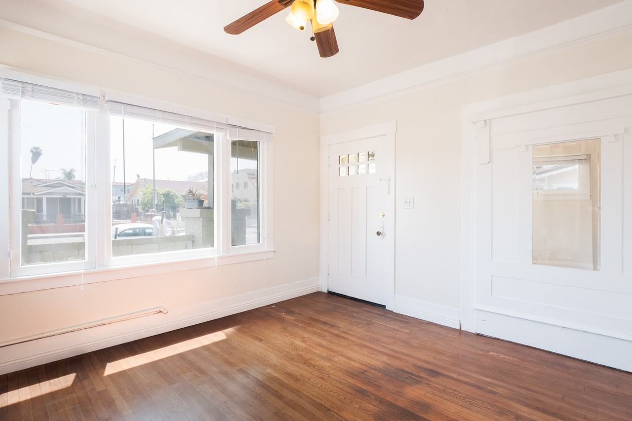 3835 Arlington Ave #1 - Photo 4 of 17