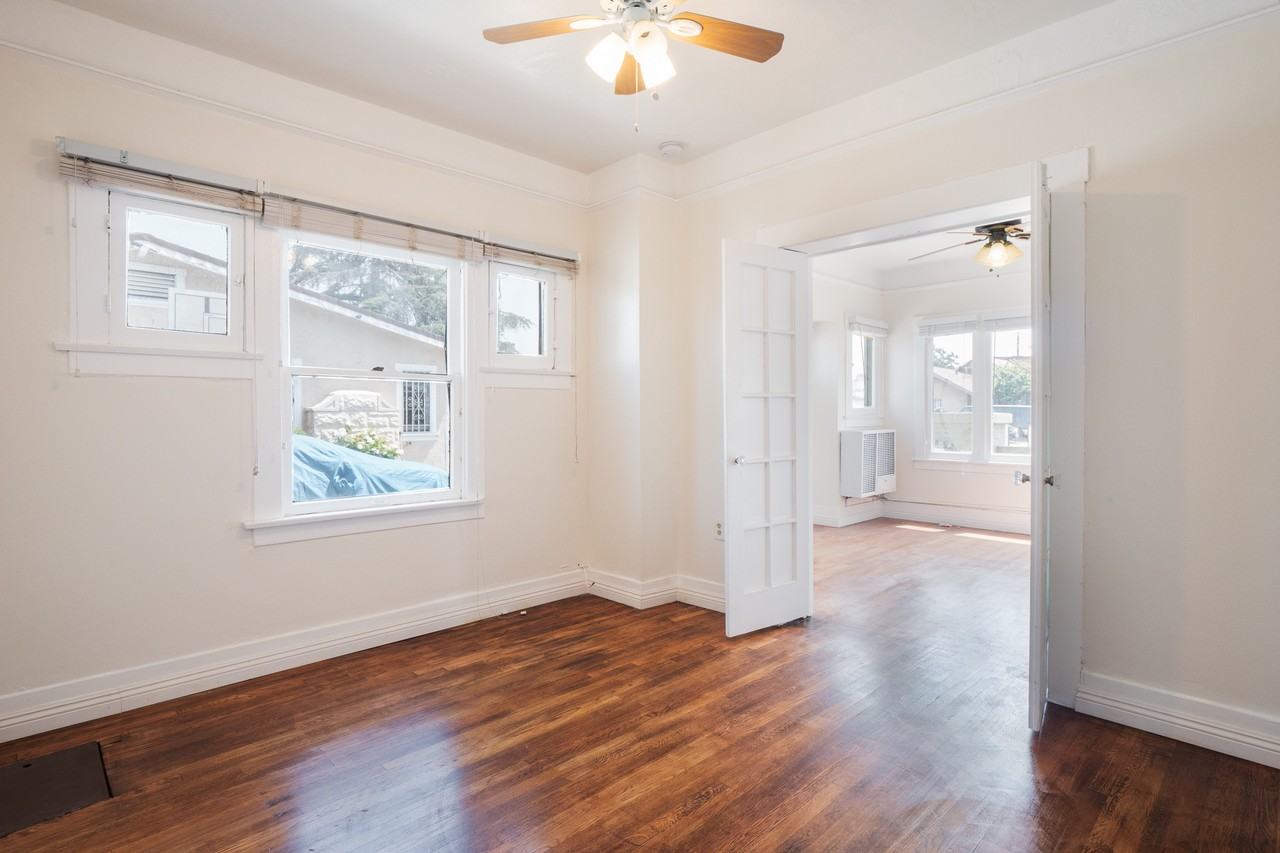 3835 Arlington Ave #1 - Photo 6 of 17