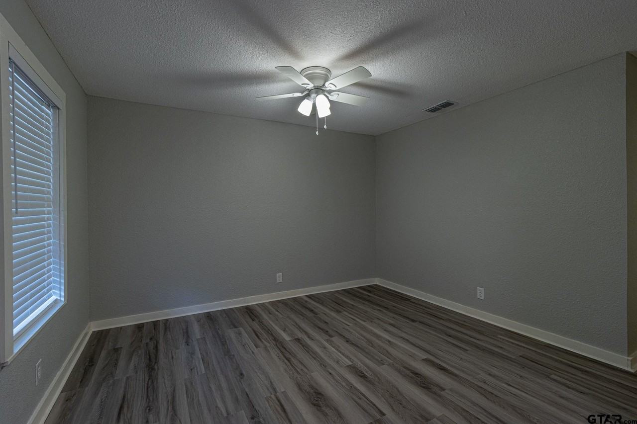 9951 Fm 346 E Apt 1 - Photo 4 of 13