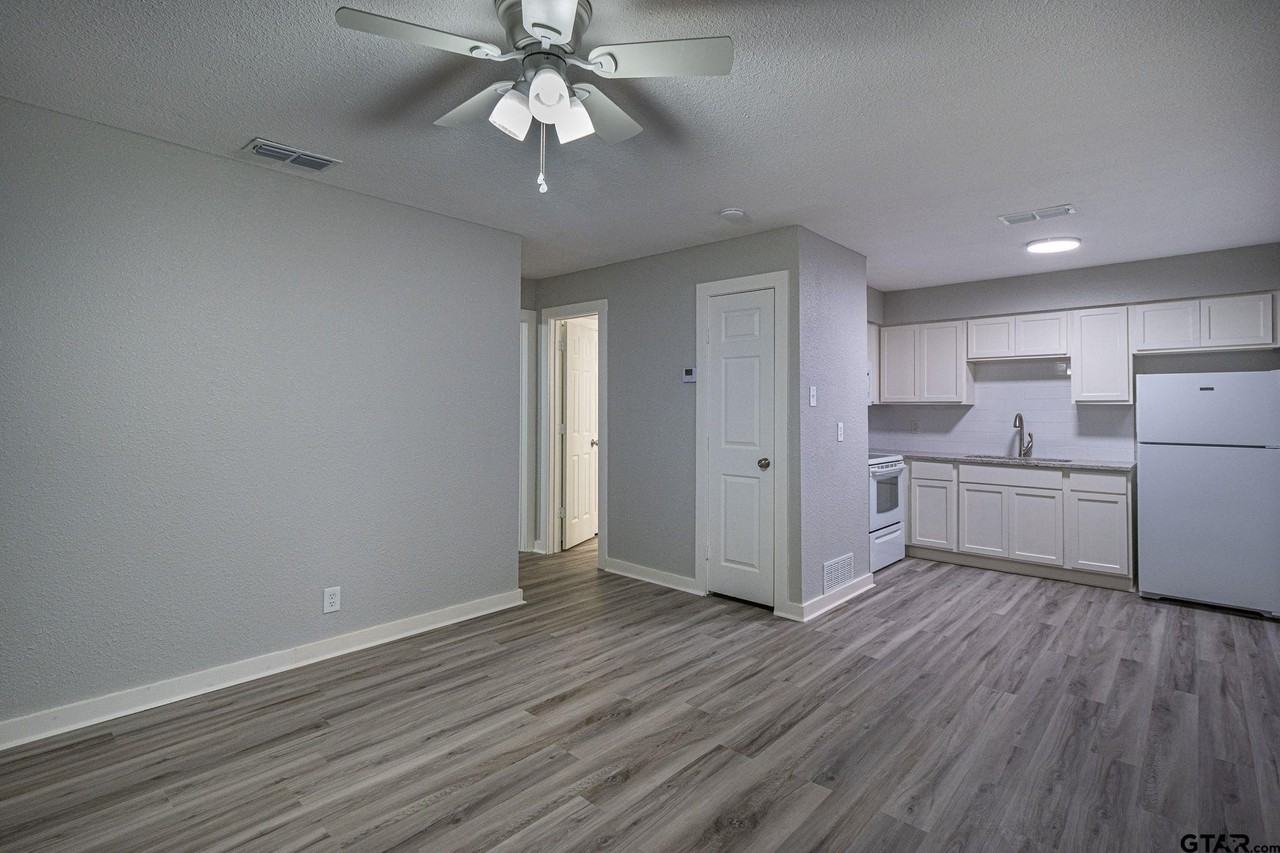 9951 Fm 346 E Apt 1 - Photo 5 of 13