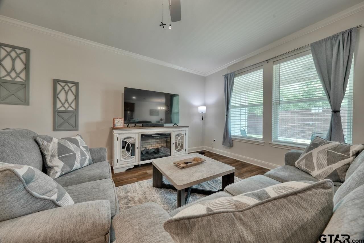 6111 Hamilton Meadows Way - Photo 4 of 40