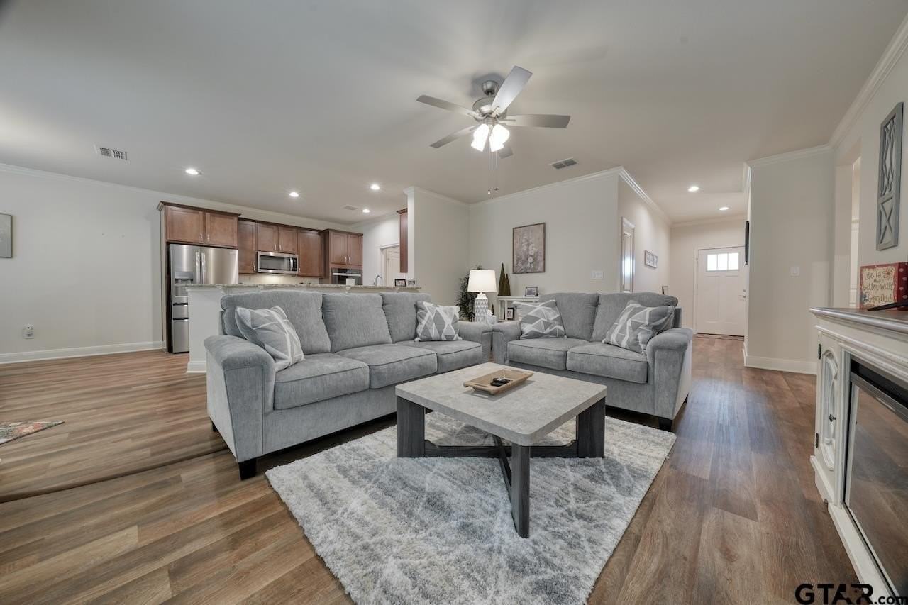 6111 Hamilton Meadows Way - Photo 5 of 40