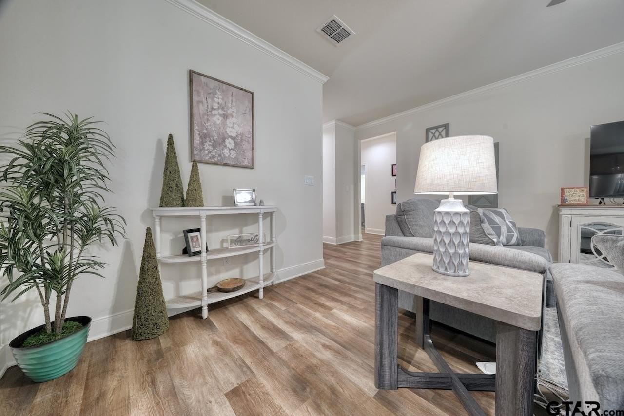 6111 Hamilton Meadows Way - Photo 7 of 40