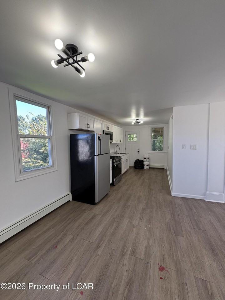 62 Hutson St - Photo 3 of 7