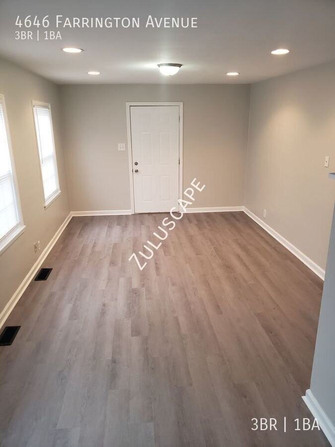 4646 Farrington Ave - Photo 3 of 11
