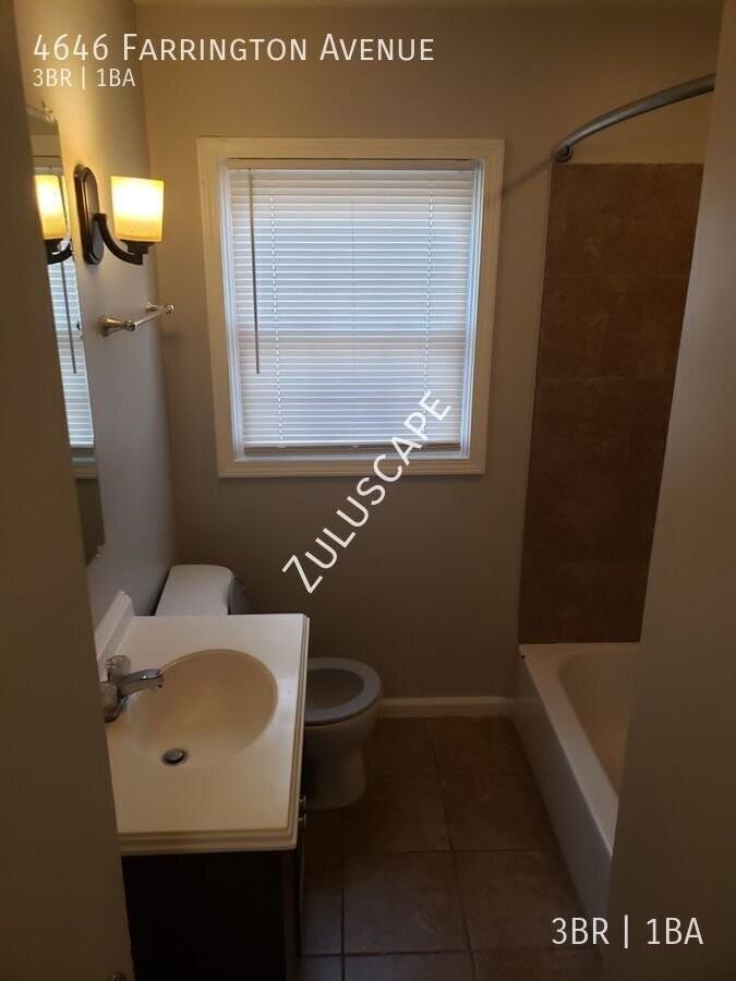 4646 Farrington Ave - Photo 5 of 11
