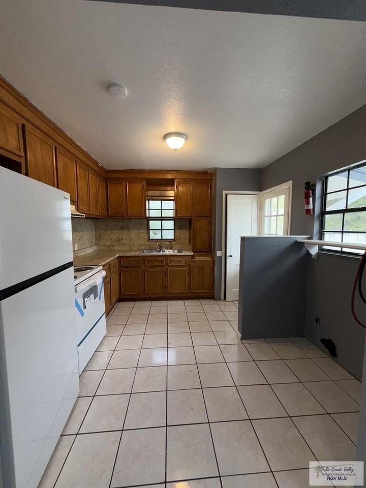 917 E Little Creek Dr - Photo 5 of 13