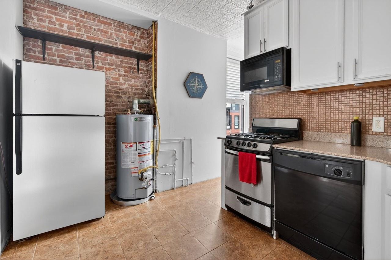 133 Madison St #4L - Photo 7 of 17