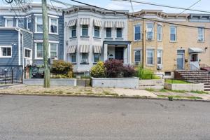 featured image of 307 Henry St #2