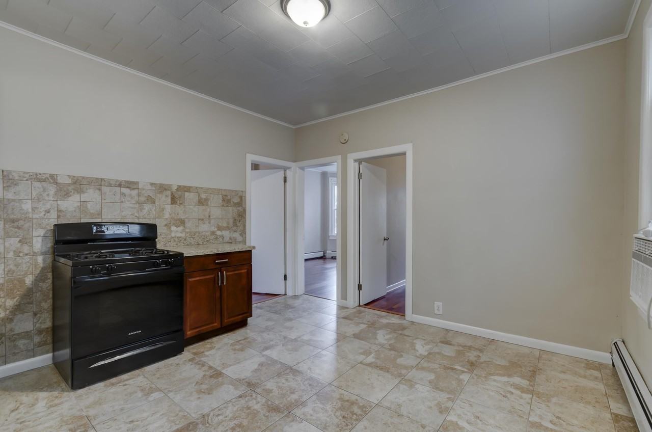 121 W 19th St - Photo 3 of 13