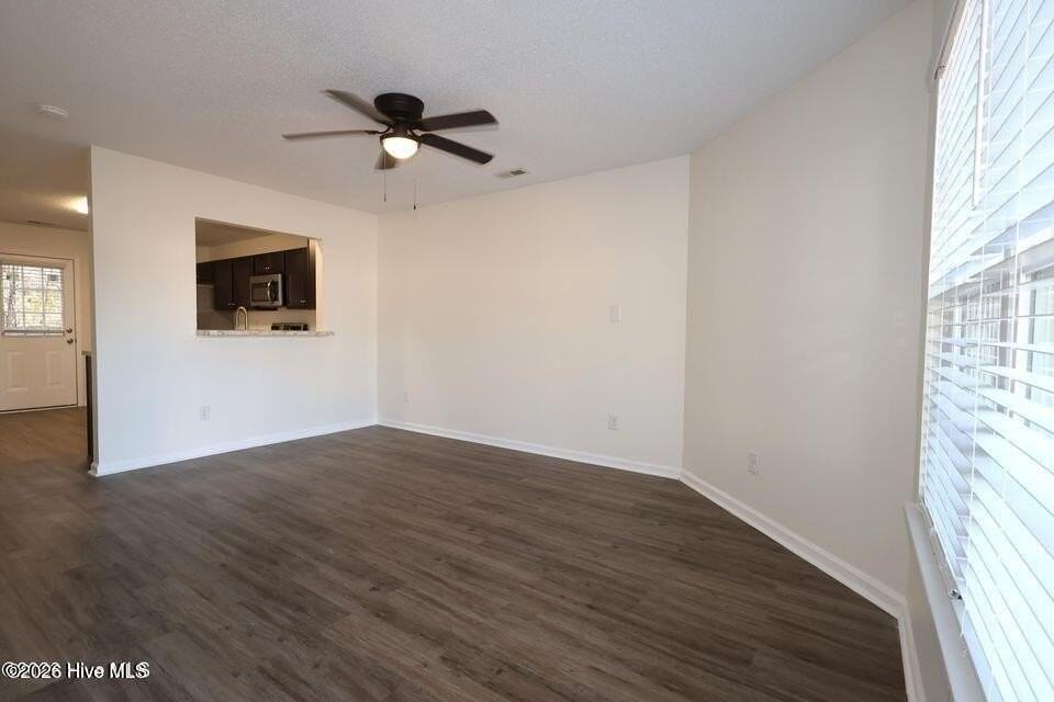 892 W Pueblo Dr - Photo 3 of 18
