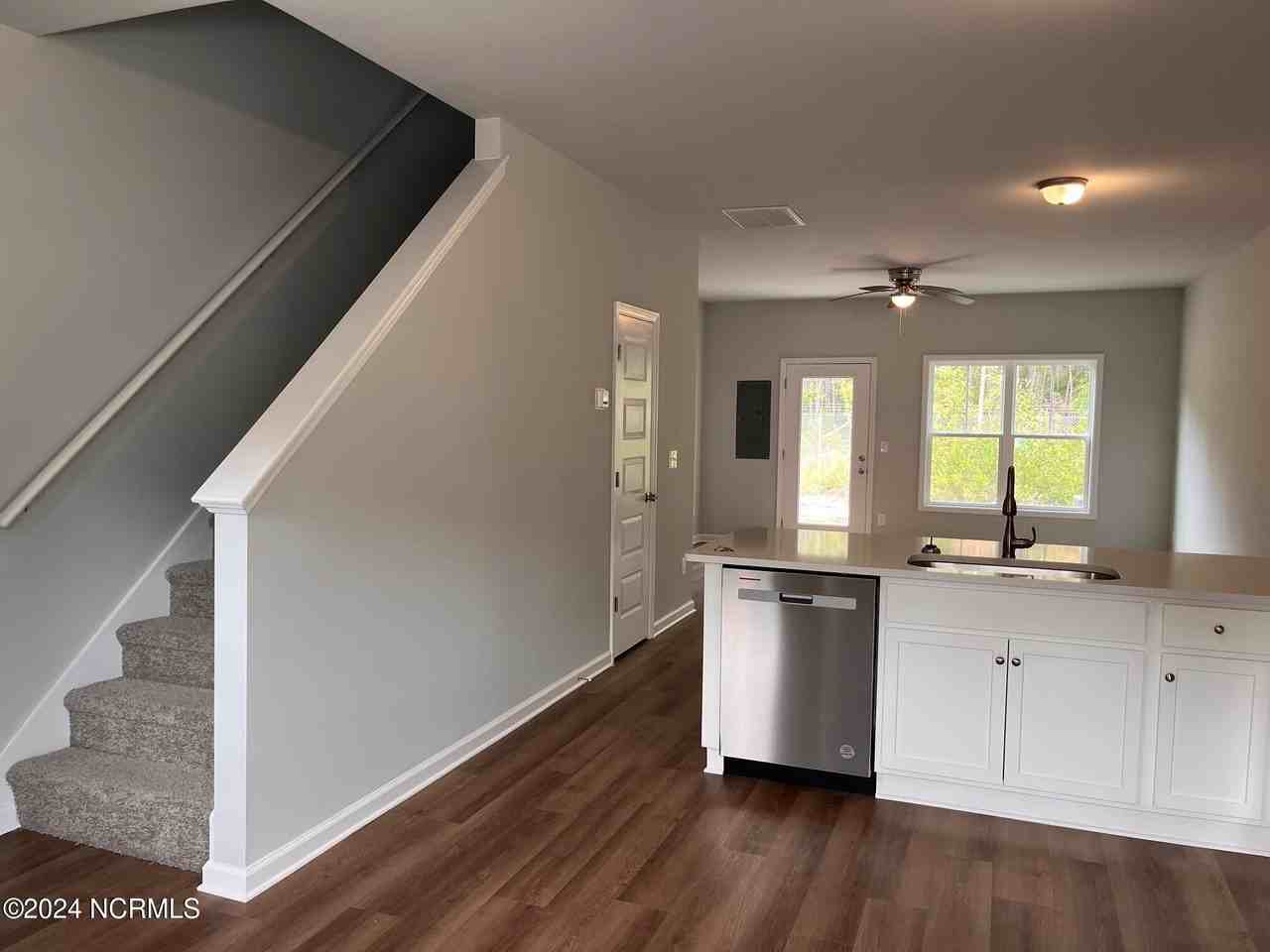 198 Buckhorn Ave - Photo 2 of 14