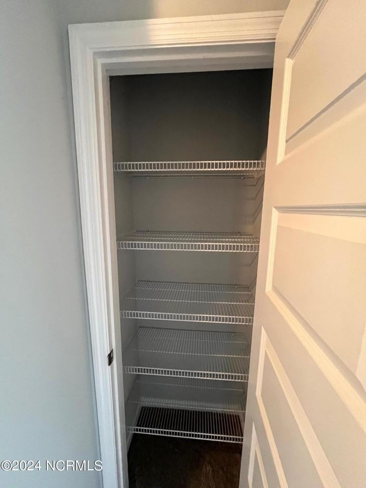 198 Buckhorn Ave - Photo 6 of 14
