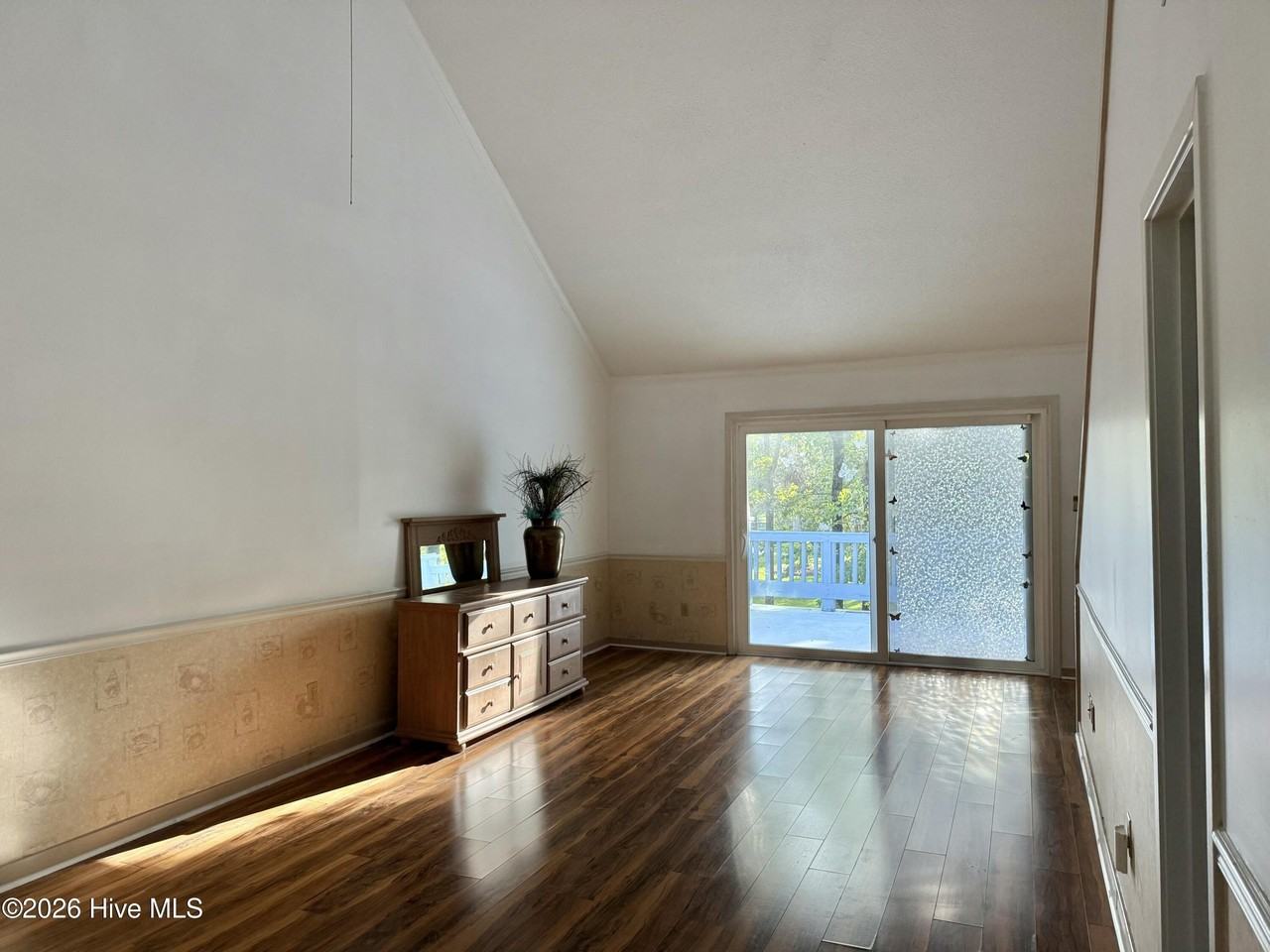 1410 Harbourside Dr - Photo 3 of 13