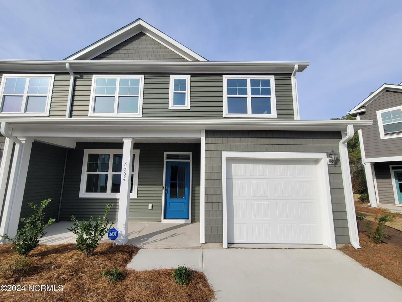 6554 Shark Tooth Trl - Photo 2 of 44