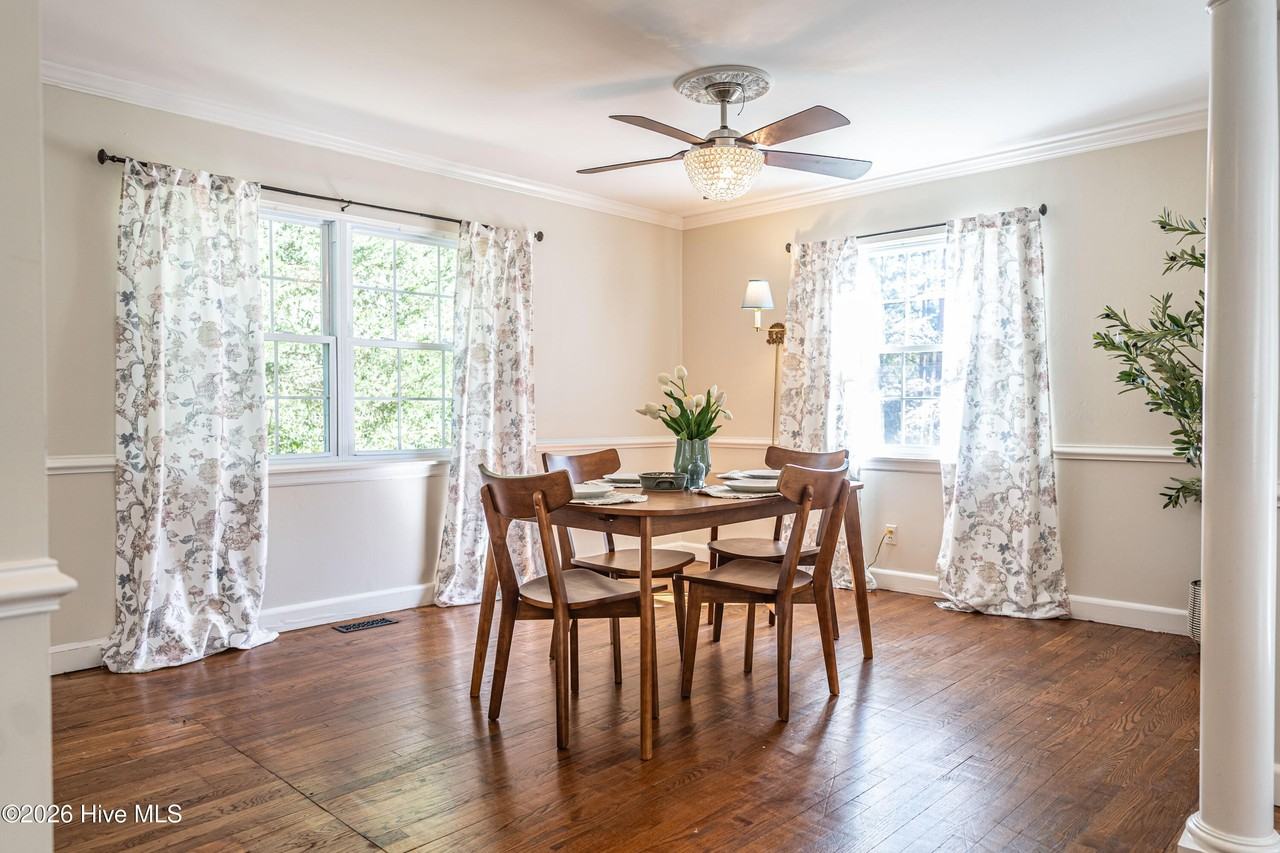 435 W Baltimore Ave - Photo 6 of 28