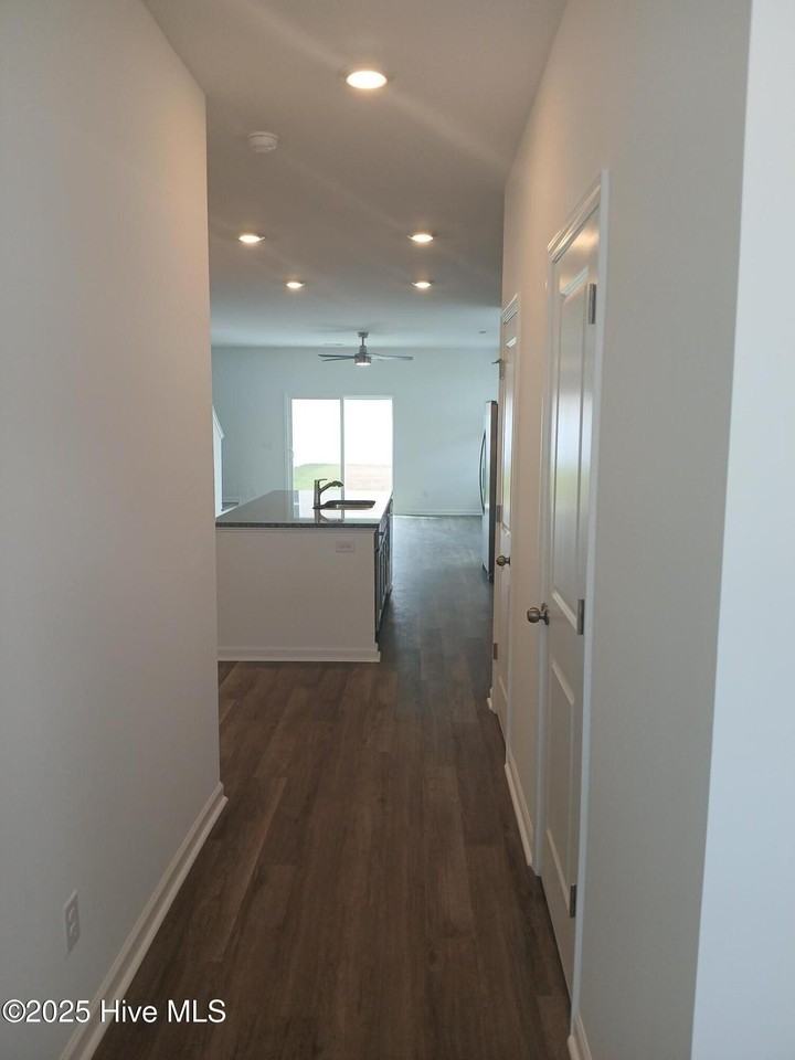 7110 Fisk Dr Ne - Photo 3 of 22