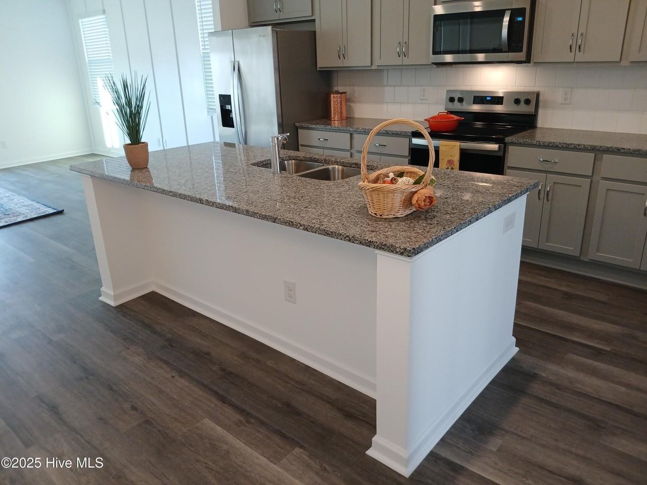 7110 Fisk Dr Ne - Photo 4 of 22