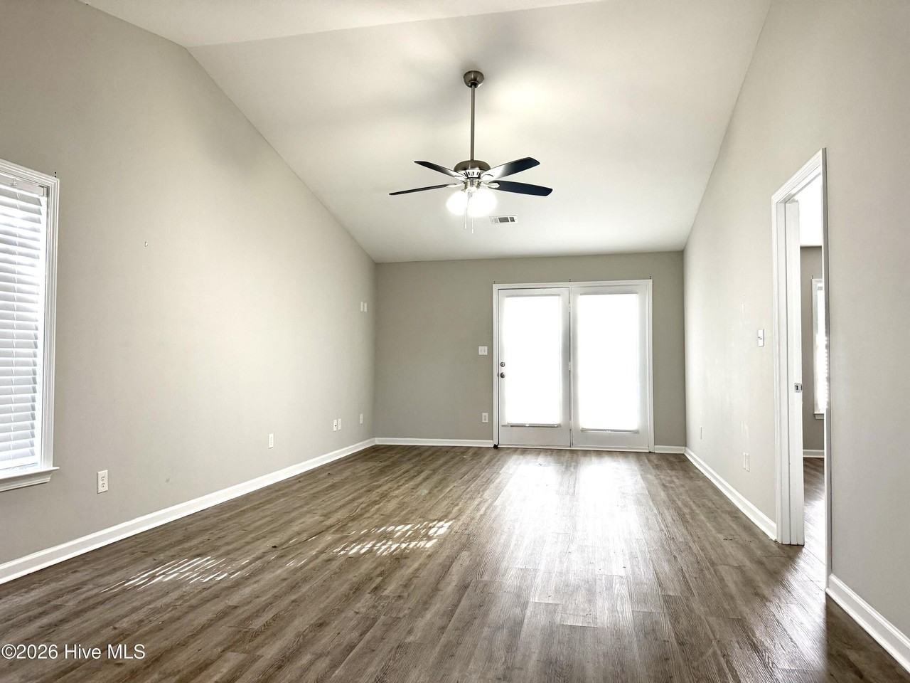 214 Evans Lake Dr - Photo 2 of 8