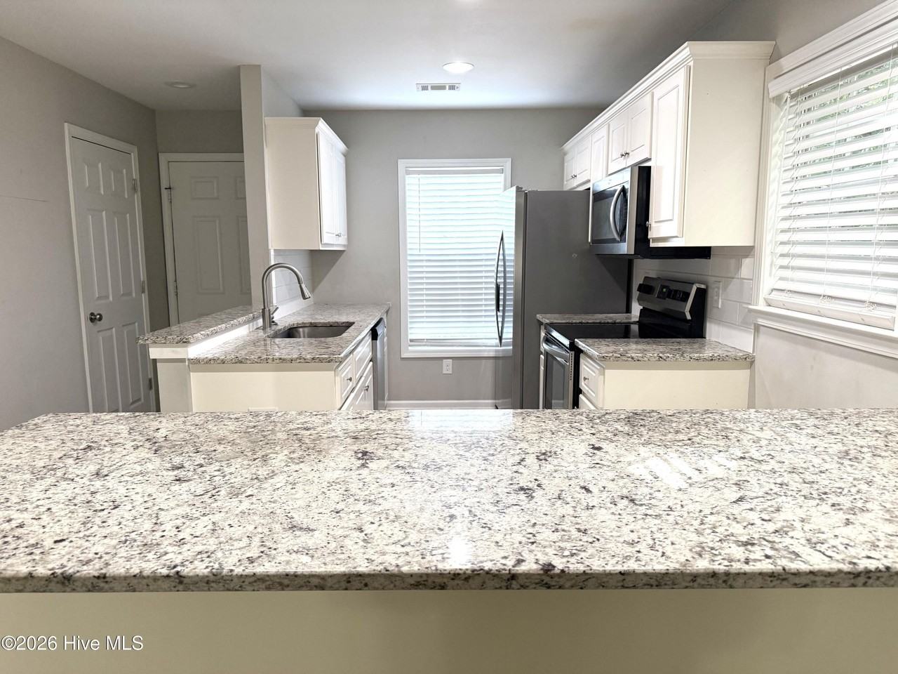 214 Evans Lake Dr - Photo 4 of 8