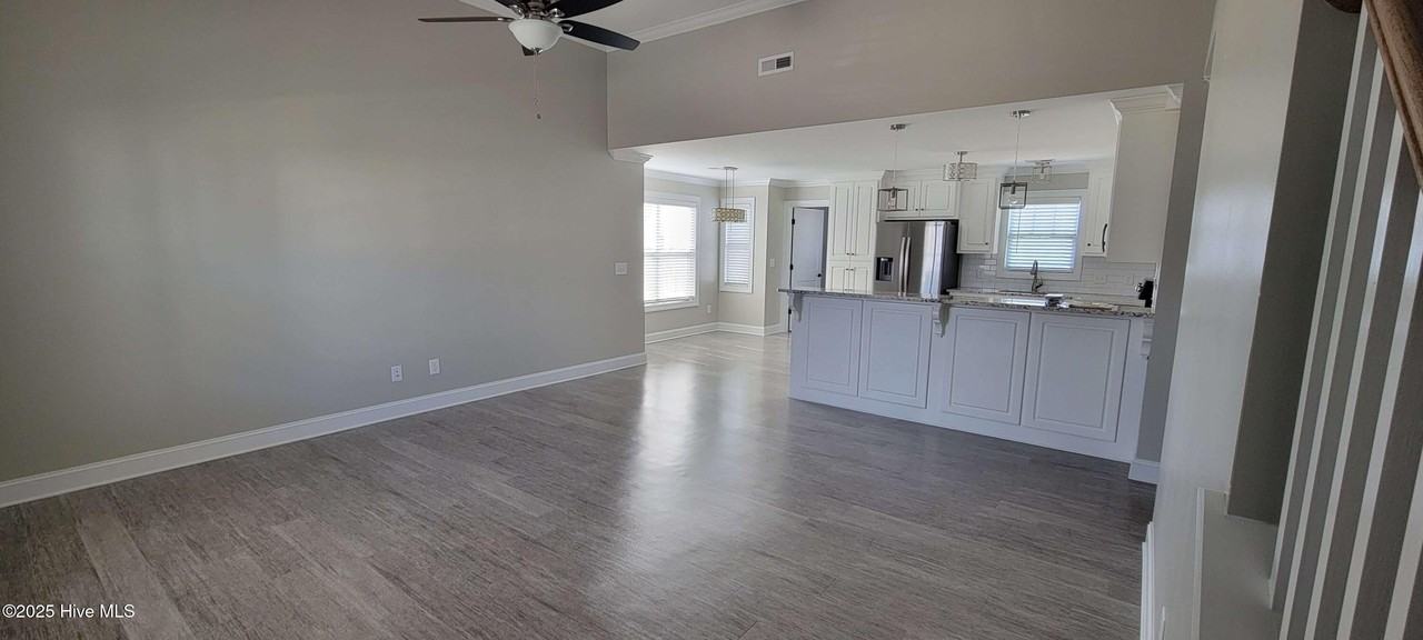 3924 Pensacola Dr - Photo 2 of 14
