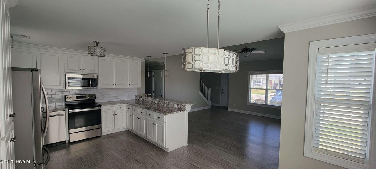 3924 Pensacola Dr - Photo 3 of 14
