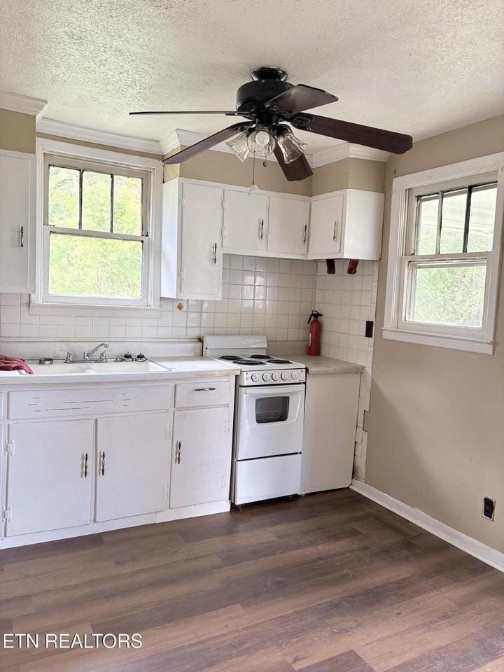 112 Zeni Ln - Photo 7 of 7