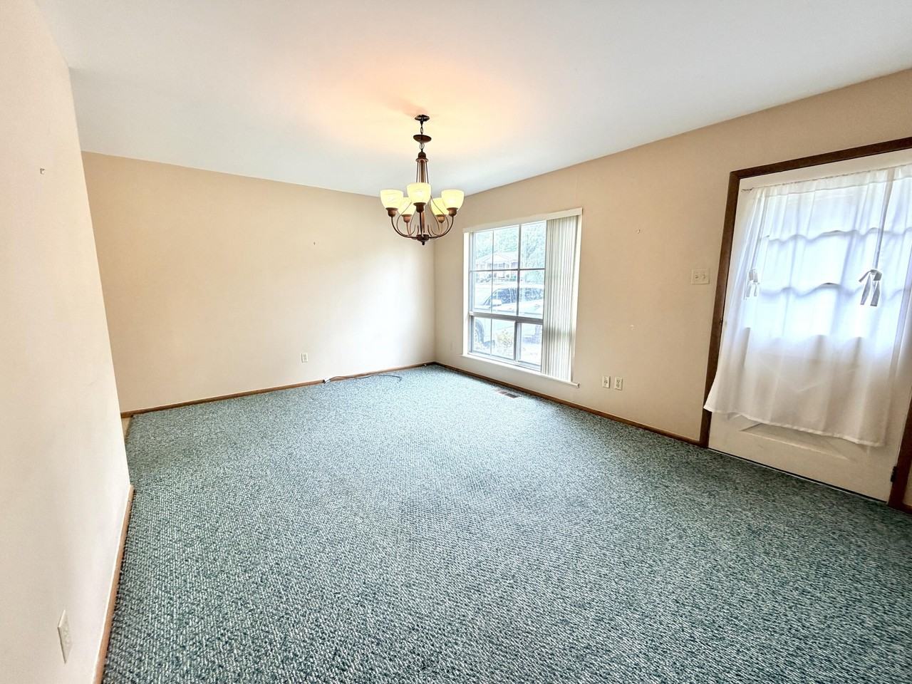 116 Koffman Dr - Photo 2 of 12