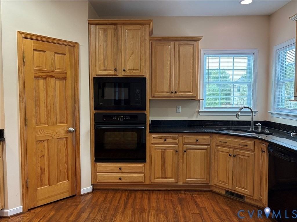 11006 Wooferton Ct - Photo 6 of 33