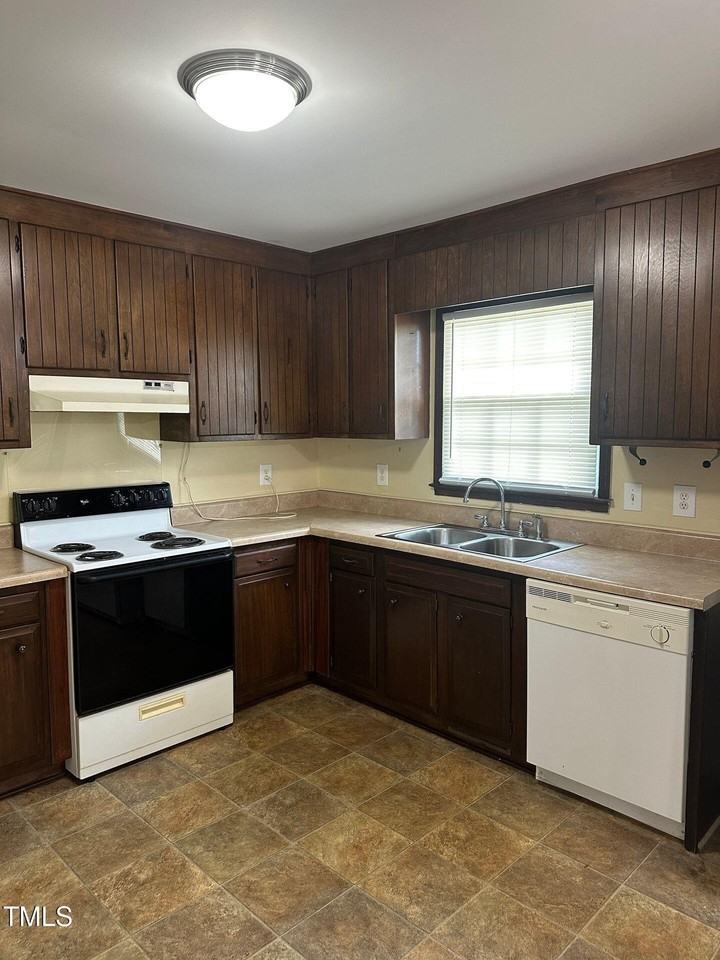 1280 Powhatan Rd - Photo 4 of 12