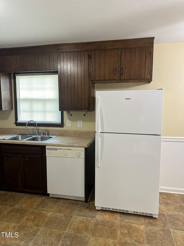 1280 Powhatan Rd - Photo 5 of 12