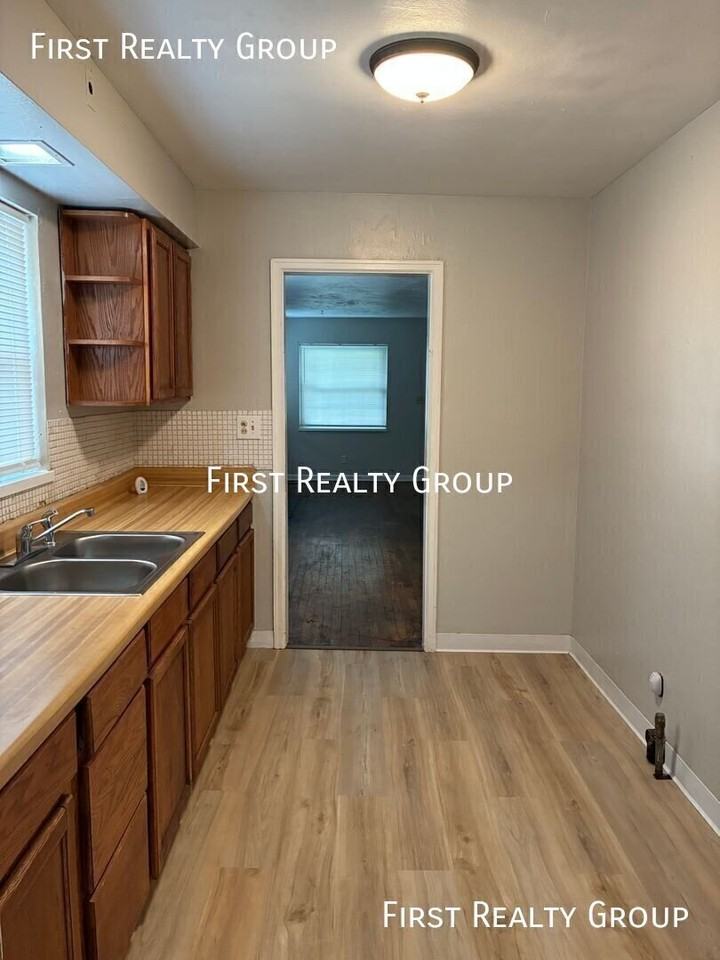3111 Princeton Dr - Photo 5 of 11