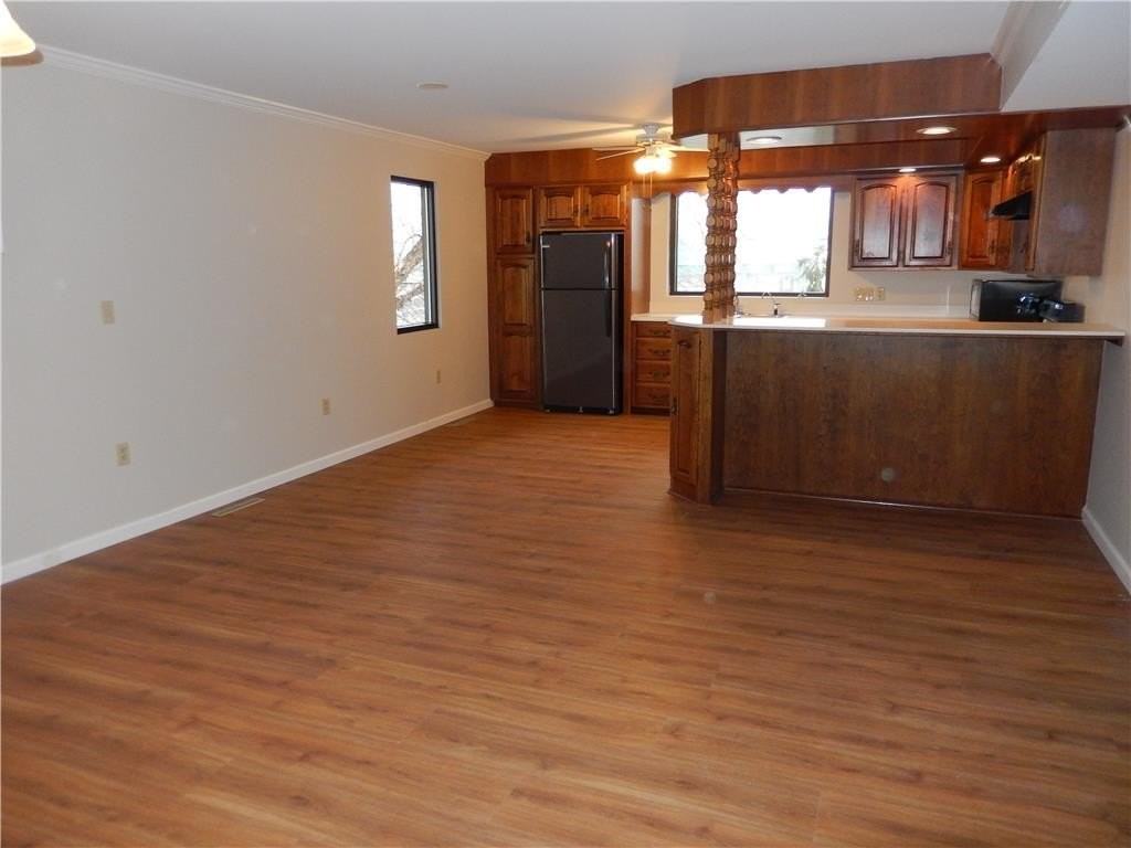 4240 W Tilghman St - Photo 4 of 17