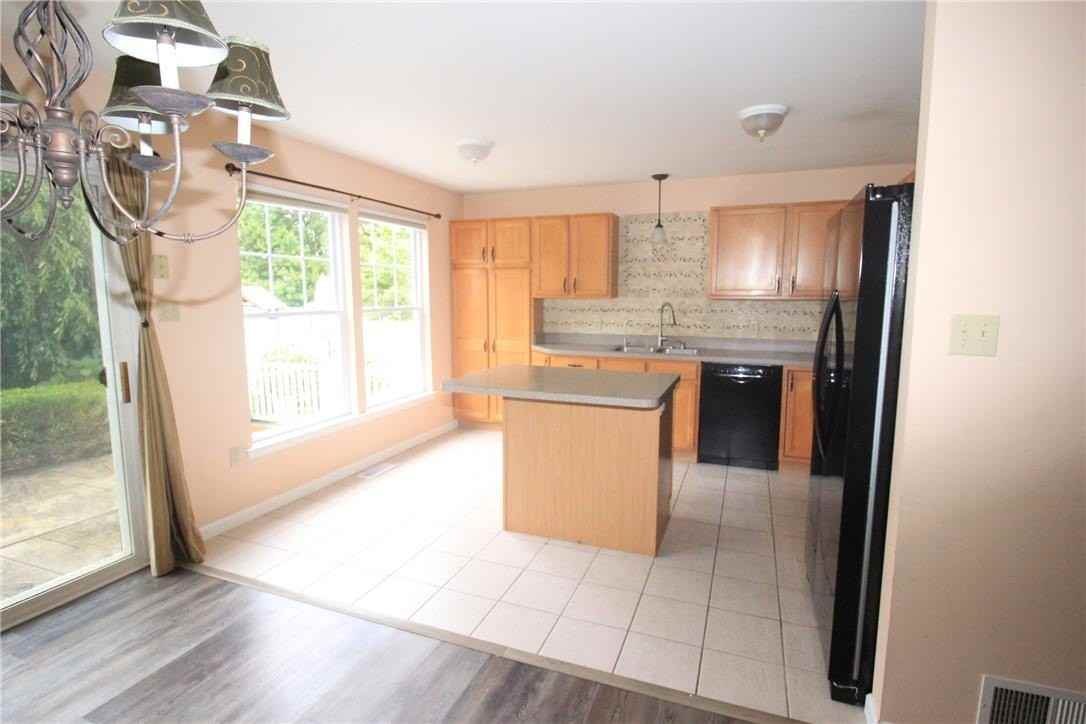 1703 Pinewind Dr - Photo 2 of 29