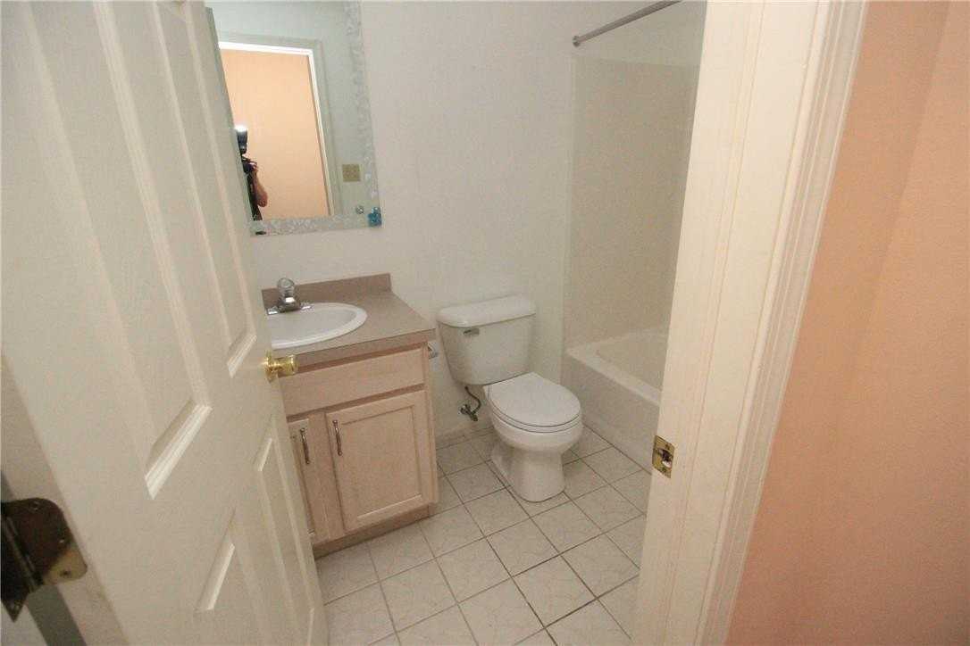 1703 Pinewind Dr - Photo 6 of 29