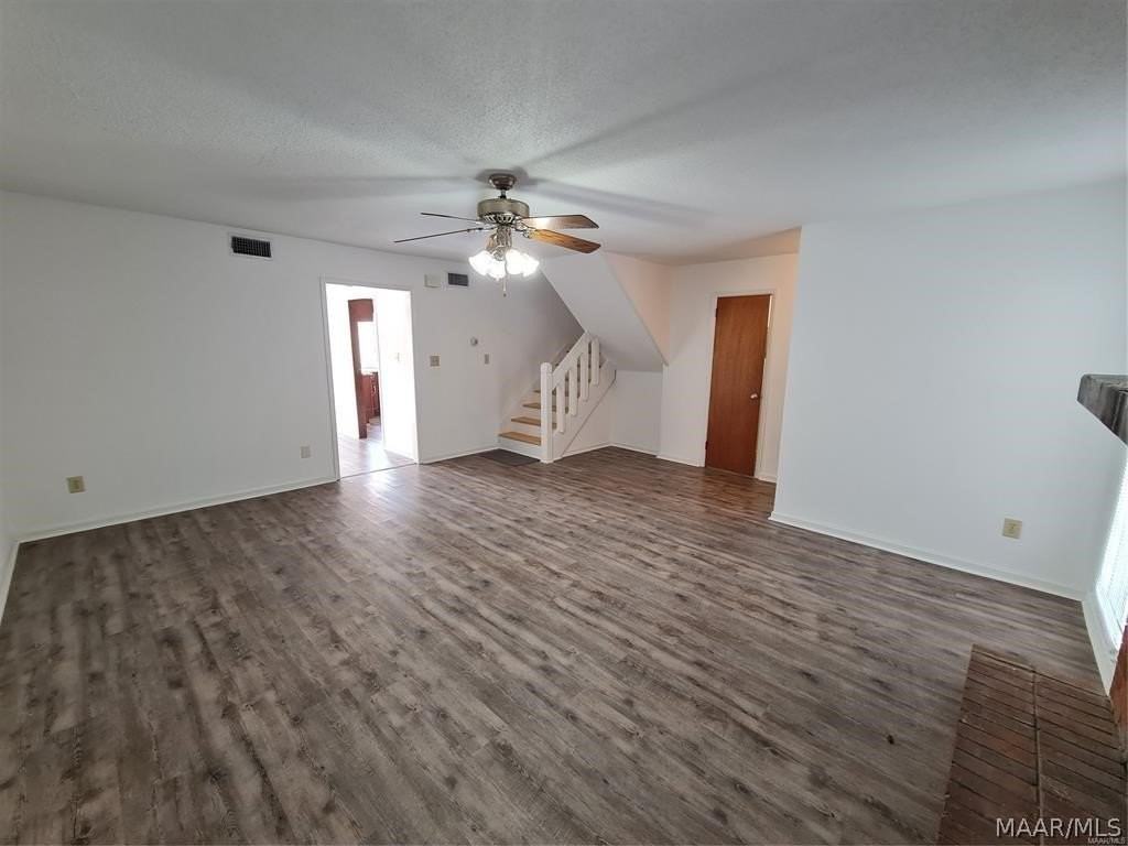 2136 Rexford Rd - Photo 5 of 34