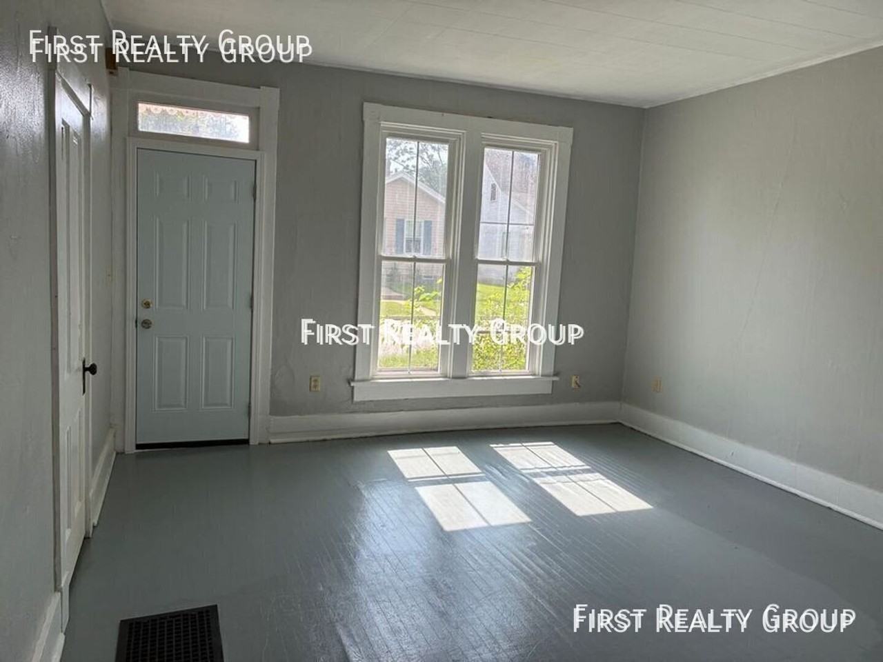 338 Cincinnati Ave - Photo 2 of 8
