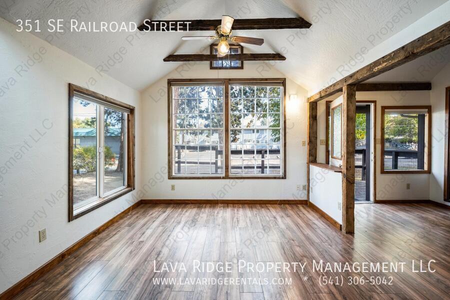 351 Se Railroad St - Photo 6 of 34