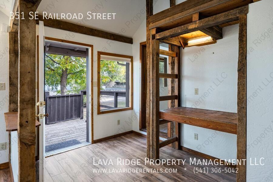 351 Se Railroad St - Photo 7 of 34